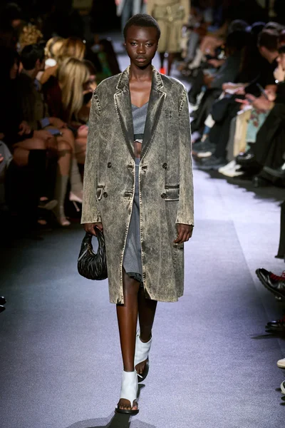 Look 23